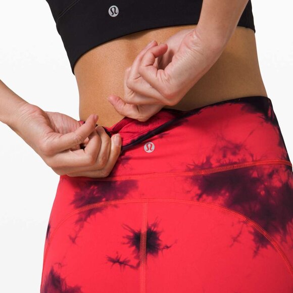 Lululemon Invigorate High-Rise Tight, Tie Dye "Red Carnation/Blk", Size 8 - Picture 5 of 10